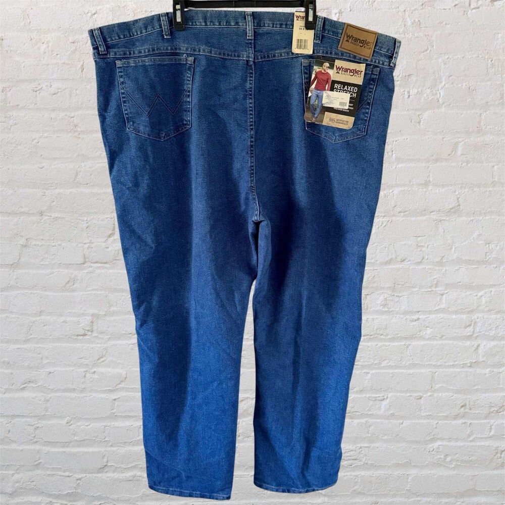 NWT Wrangler Men's Rugged Wear Relaxed Fit Jeans Stretch Fits Over Boots 54x32